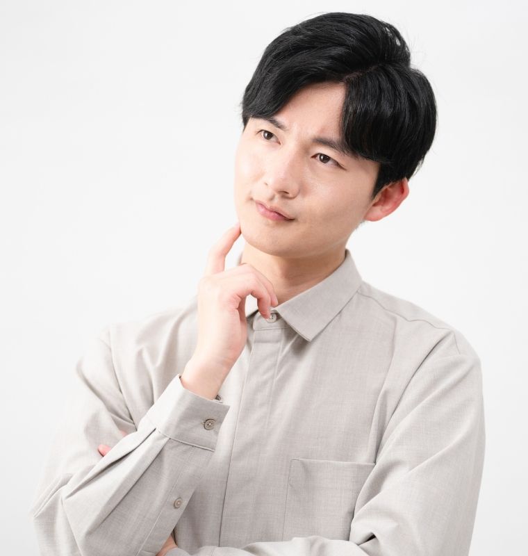 悩む男性